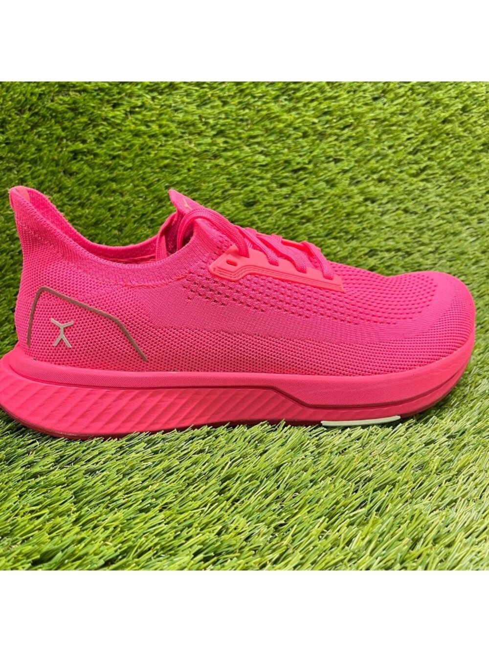 Flux Adapt Runner Neon Pink Mens Size 9.5 Womens 11 Athletic Knit Shoes Sneakers